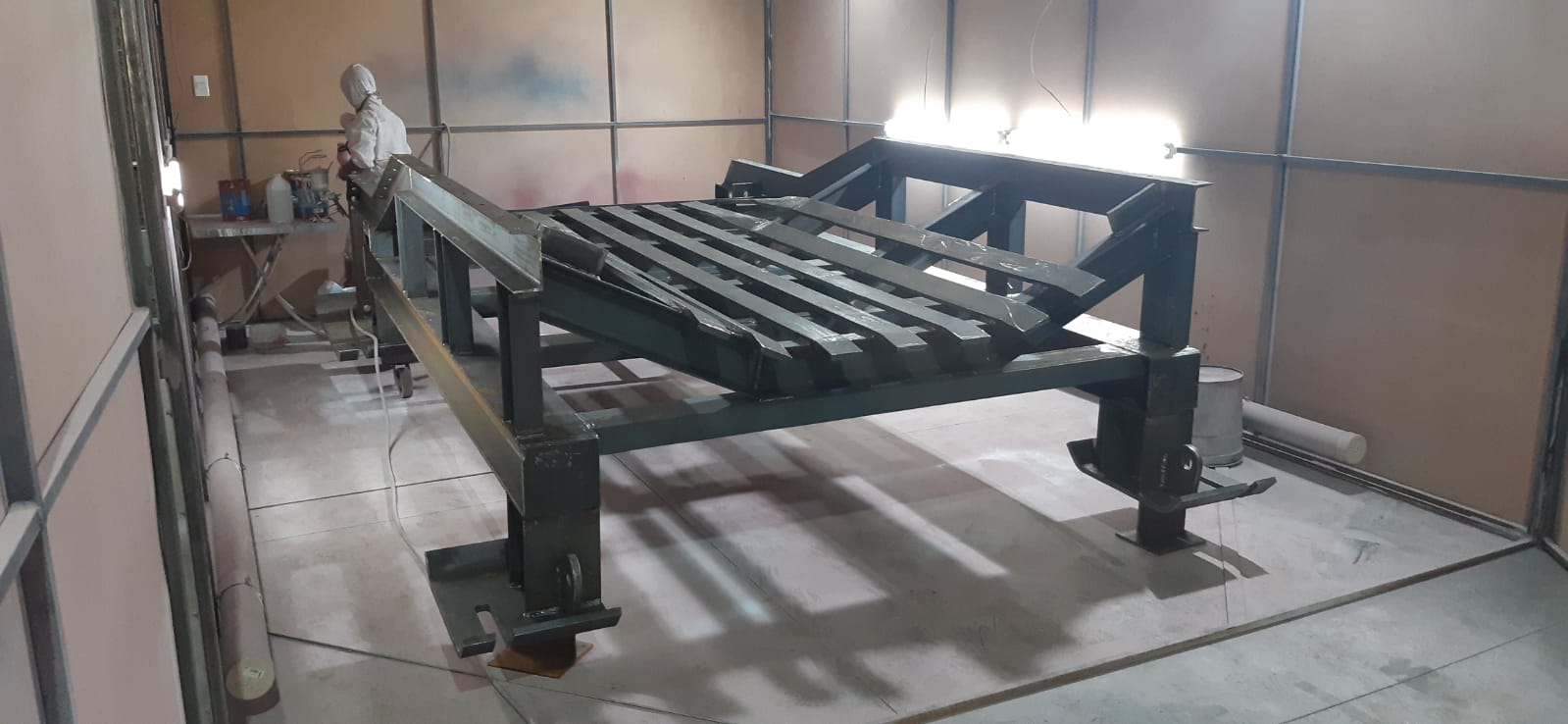 Tail-end in spraybooth for red oxide coating